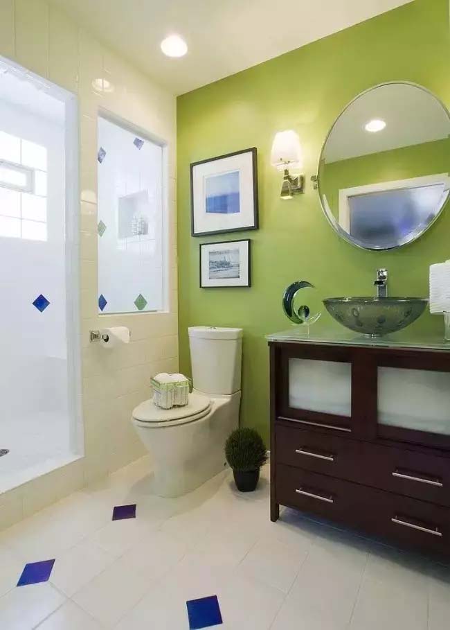 Sử dụng màu xanh lá trong thiết kế phòng tắm